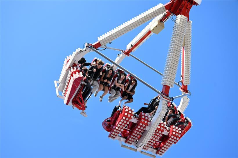 Hoch hinaus hieß es für die Passagiere auf der Escher Osterkirmes