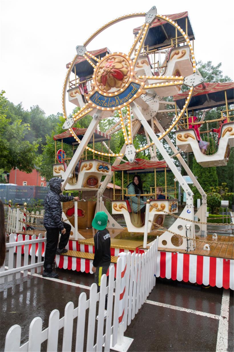 Hoch hinaus mit dem Nostalgie-Riesenrad
