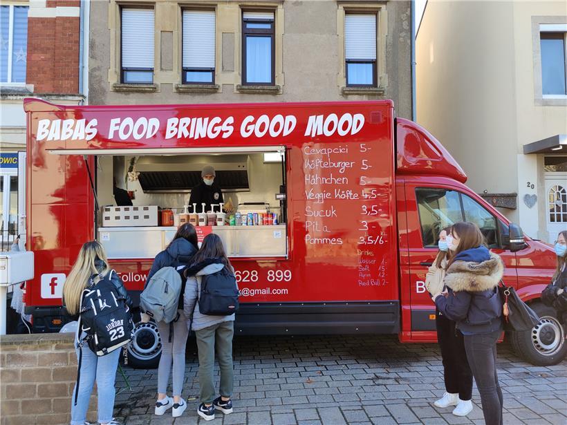 Hoch im Kurs: Während Restaurants derzeit geschlossen haben, läuft der Betrieb bei Foodtrucks weiter wie gewohnt
