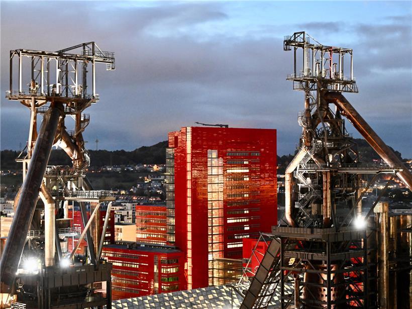 Hochöfen A und B in Belval. Ihr Bruder C wurde nach China verkauft.