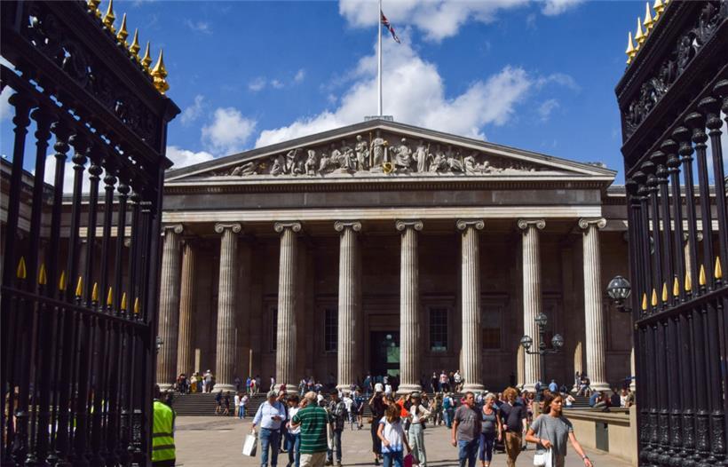 „Höchst ungewöhnlicher Zwischenfall“: Besucher vor dem British Museum
