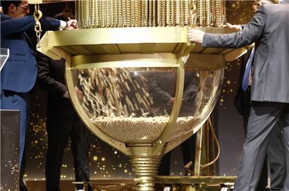 Hoffnung auf „El Gordo“: Lange Schlangen bilden sich zurzeit vor den Lottogeschäften
