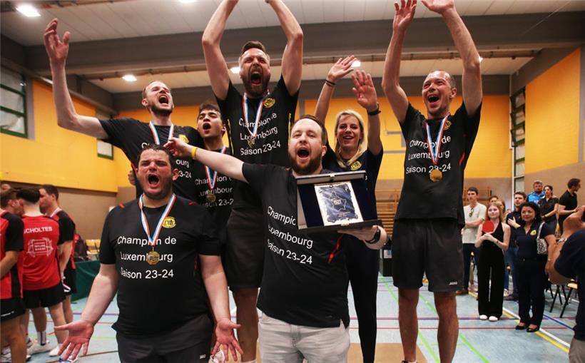 Hostert/Folschette feiert die Titelverteidigung in der Meisterschaft
