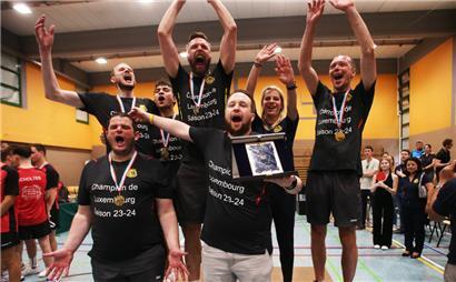 Hostert/Folschette feiert die Titelverteidigung in der Meisterschaft
