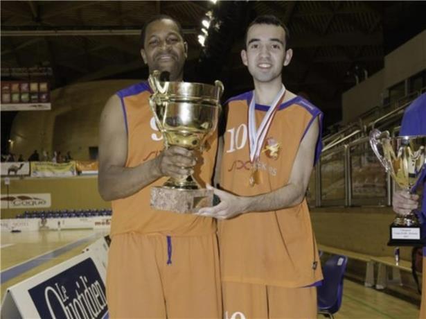Humberto Silva mit Pedro Nunes feiert Doppel-Sieg der Arantia im Coupe FLBB, Aufschwung des Vereins live erlebt
