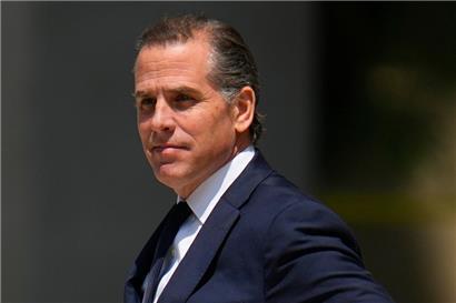 Hunter Biden, Sohn von US-Präsident Biden, verlässt nach einem Gerichtstermin im Juli 2023 das Gerichtsgebäude
