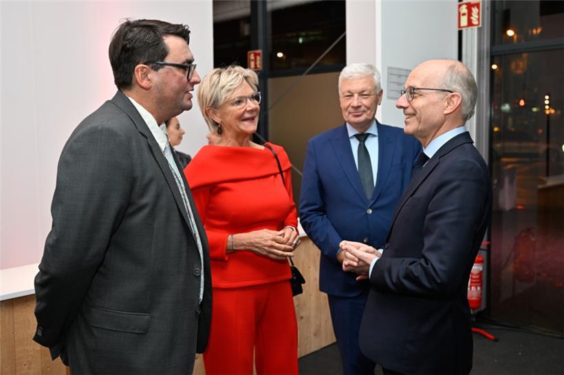 IVV-Direktor Serge Fischer, Landwirtschaftsministerin Martine Hansen, Chamberprä...