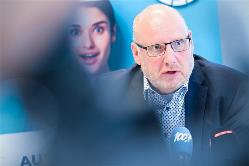 Ian Tewes ist der neue Generaldirektor der eSanté. Tewes wurde im Februar 2022 von Gesundheitsministerin Paulette Lenert als Generalkoordinator ins Gesundheitsministerium berufen. Davor war er von Lenert mit dem Aufbau des Verbraucherschutzministeriums beauftragt worden.
