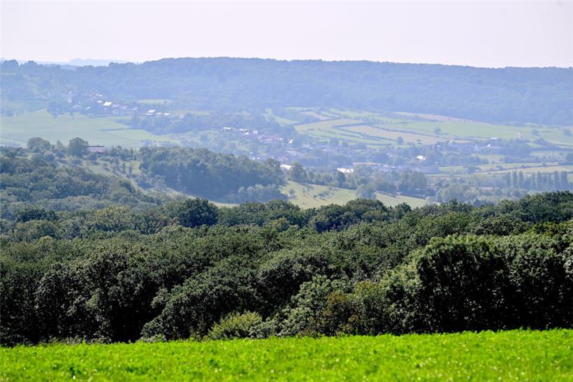 Idyllisch schmiegt sich die Gemeinde Bous-Waldbredimus in die Hügellandschaft
