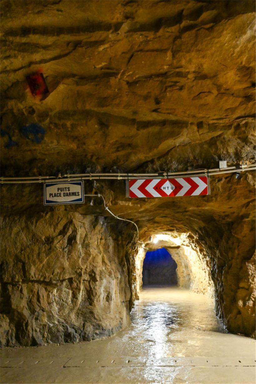 Im „Aquatunnel“ gibt es einen Zugang zum alten Brunnen der Place d’Armes
