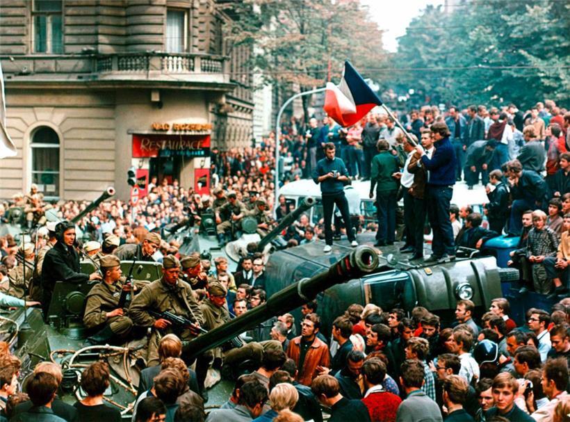 Im August 1968 walzte der Warschauer Pakt unter Führung der Sowjetunion in der damaligen Tschechoslowakei die Reformbewegung Prager Frühling nieder
