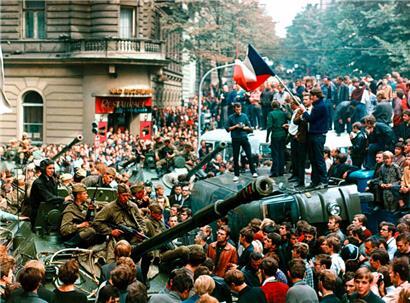 Im August 1968 walzte der Warschauer Pakt unter Führung der Sowjetunion in der damaligen Tschechoslowakei die Reformbewegung Prager Frühling nieder

