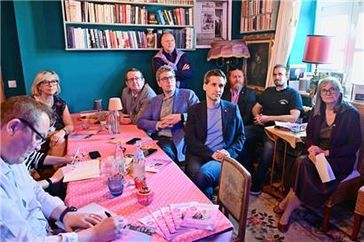 Im Beisein mehrerer Kandidatinnen und Kandidaten sowie des Abgeordneten Sven Clement haben die „Stater Piraten“ das Programm für die Kommunalwahlen vorgestellt
