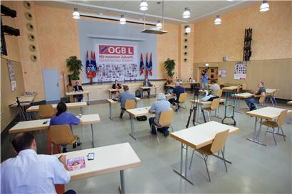 Im Bereich Luftfahrt stellen sich viele Angestellte Fragen zur Zukunft 

