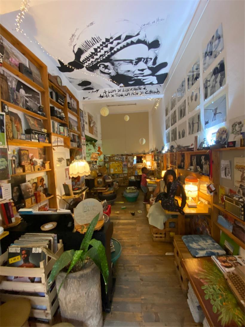 Im Bombu Minunu, Mindelo
