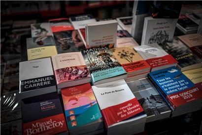 Im Buchladen stöbern geht seit letztem Freitag nicht mehr – wer Bücher aus seinem Buchladen bestellen will, muss dies mithilfe des neuen „Click and collect“-Systems tun

