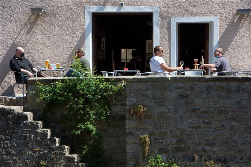 Im Grund lassen es sich die Gäste gut gehen