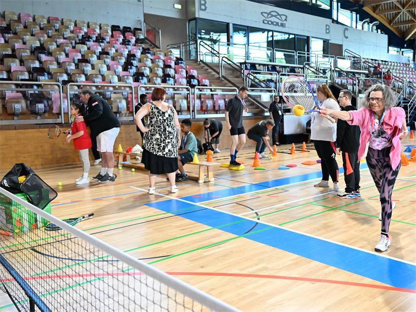 19 Sport-Ateliers im Gymnase, Arena und Außenbereich mit Special Olympics Luxembourg Sportarten und Vereinen