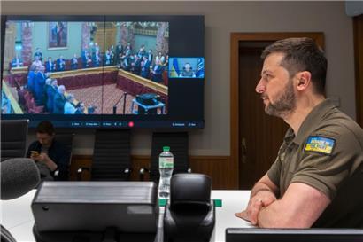 Im Juni sprach Wolodymyr Selenskyj per Video-Einspielung zur Abgeordnetenkammer in Luxemburg

