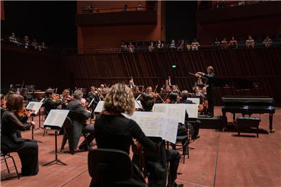 Im Konzertsaal wird wieder klassische Musik gespielt 
