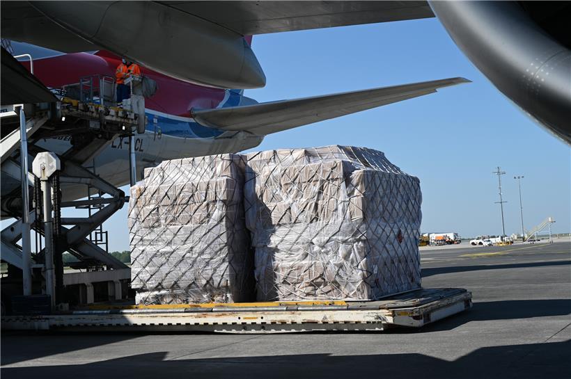 Im Kristenstab war unter anderem auch die Cargolux vertreten. Mitarbeiter der Frachtgesellschaft halfen bei der Anschaffung von medizinischen Geräten und Schutzmaterial.
