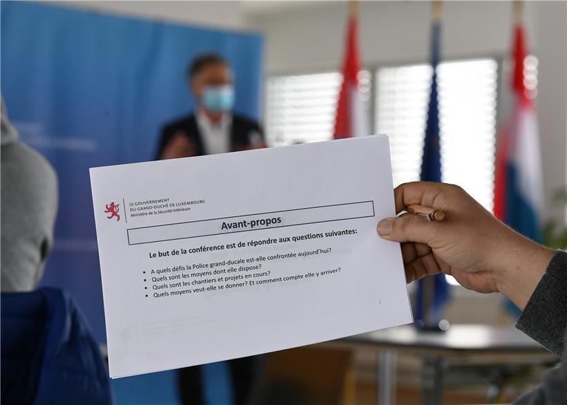 Im Mittelpunkt der fast anderthalbstündigen Pressekonferenz von Minister Henri Kox standen die Mittel der Polizei, deren Herausforderungen und Wege, wie man diese zu meistern gedenkt 
