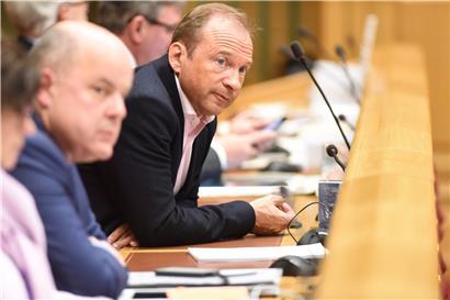 Im Namen seiner Partei sagte Gilles Roth, dass die CSV gegen eine Erbschaftssteuer in direkter Linie sei
