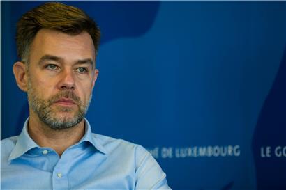 Im RTL-Interview räumt Wirtschaftsminister Fayot Formfehler seines Ministeriums ein
