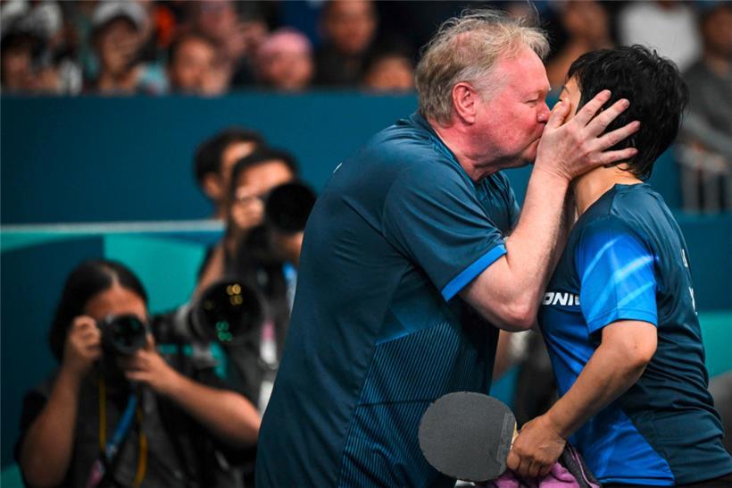 Im Rampenlicht den Moment voll ausgekostet
