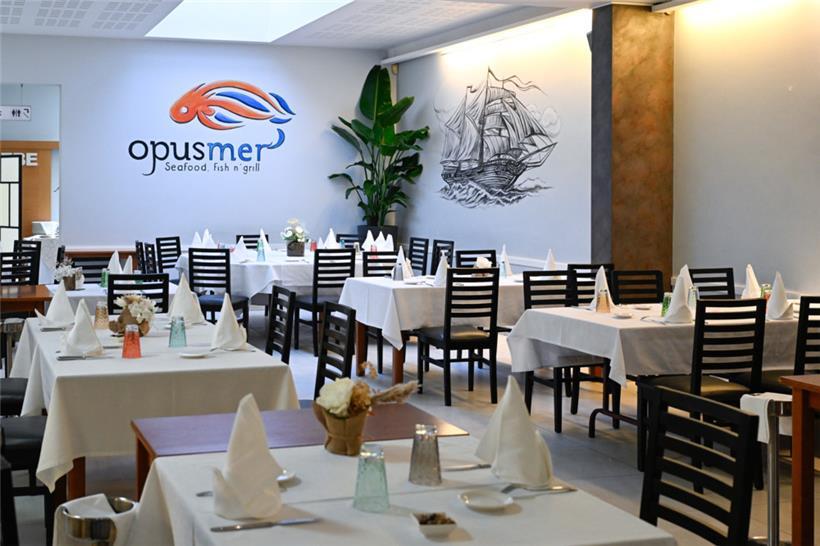 Im Restaurant „Opusmer“ habe sich die Kundschaft laut Betreiber Nuno Simões in den vergangenen Monaten halbiert – die Zukunft sei ungewiss
