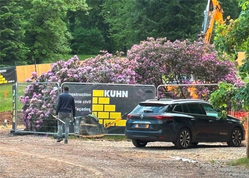 Im Schlosspark sind die Arbeiten zum Hausbau angelaufen
