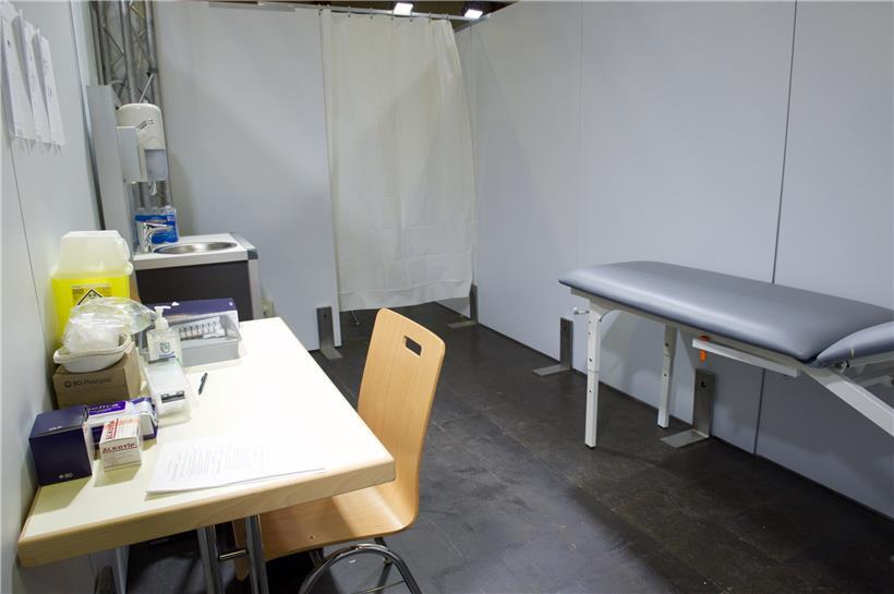 Im Testzentrum in der Victor-Hugo-Halle auf Limpertsberg ist schon alles für die Impfkampagne vorbereitet

