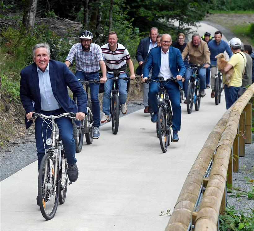 Im Verfolgerfeld: Bausch geht nach, während Turmes das Gruppetto anführt
