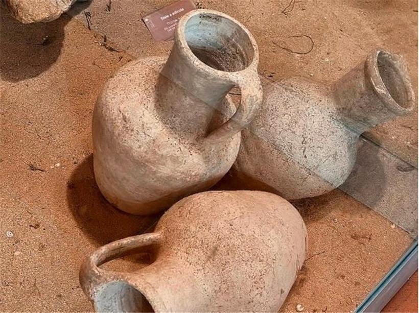 Im archäologischen Museum in Cabras findet man unzählige Exponate des antiken Weinbaus 
