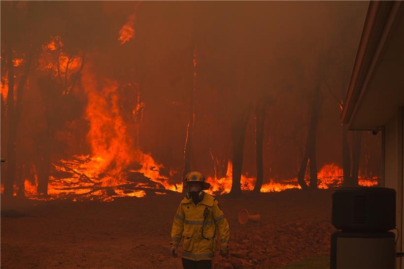 Im australischen Perth brennt wieder der Wald. Durch den Klimawandel hervorgerufene Trockenheit und Dürre wird zu einem vielfältigen Problem.
