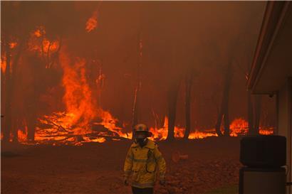 Im australischen Perth brennt wieder der Wald. Durch den Klimawandel hervorgerufene Trockenheit und Dürre wird zu einem vielfältigen Problem.
