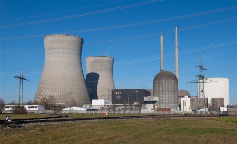 Im bayrischen Gundremmingen hat am 1. Januar ein Atomkraftwerk seinen Betrieb endgültig eingestellt, da Deutschland aus der Atomkraft aussteigt, in anderen Ländern soll die Nuklearenergie eine Renaissance feiern, wobei die EU-Kommission nun hilft
