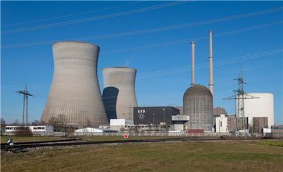 Im bayrischen Gundremmingen hat am 1. Januar ein Atomkraftwerk seinen Betrieb endgültig eingestellt, da Deutschland aus der Atomkraft aussteigt, in anderen Ländern soll die Nuklearenergie eine Renaissance feiern, wobei die EU-Kommission nun hilft
