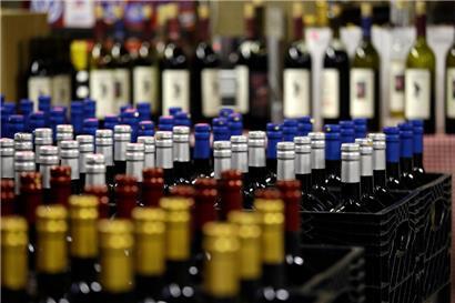 Im europäischen Krebs-Paket befinden sich Impulse für bessere Forschung, für gründlichere Vorsorge, für schnellere Behandlung – aber auch Reizworte wie Warnungen auf Weinflaschen
