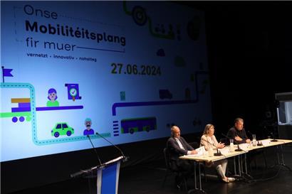Im gut gefüllten „Grand Théâtre“ in Luxemburg-Stadt informierten die Gemeindeverantwortlichen am Donnerstagabend über die Ziele, die bis 2035 in puncto Mobilität erreicht werden sollen
