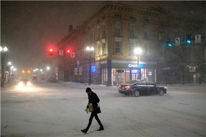 Im südlichen US-Bundesstaat Texas und im angrenzenden Norden Mexikos sind wegen ungewöhnlich kalten Winterwetters Hunderttausende Menschen mindestens zeitweise ohne Strom gewesen
