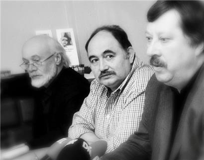 Immer engagiert für die Sache: Gilbert Simonelli bei einer Veranstaltung im Escher „Café du Théâtre“ im Anfang 2007
