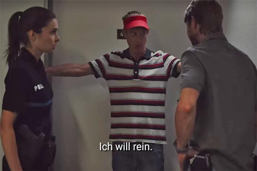 Immer schön draußen bleiben: In „Capitani“ haben die Einheimischen es nicht so mit neugierigen Fremden. In der Realität darf die Serie aber gerne in aller Welt geschaut werden – in vielen verschiedenen Sprachen.
