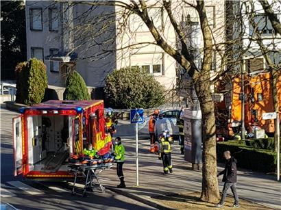 Immer wieder kommt es an dieser Kreuzung zu Unfällen. Am Montag wurde dabei ein Müllmann im Dienst verletzt.
