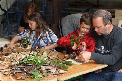 In Ateliers konnte mit Naturmaterialien gewerkelt werden 
