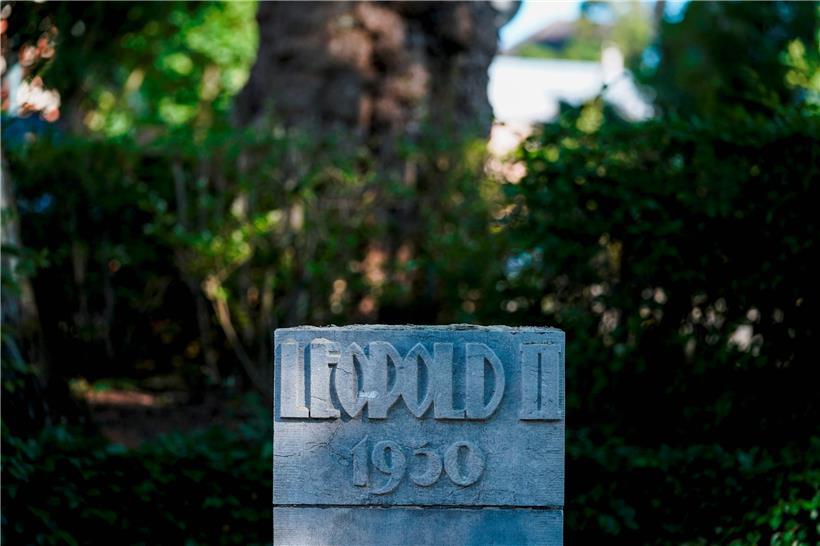 In Auderghem bei Brüssel steht nur noch der Sockel: Gestern drückte der belgische König Philippe in einem von vielen als historisch eingestuften Akt sein Bedauern über die Verbrechen während der belgischen Kolonialherrschaft im Kongo aus
