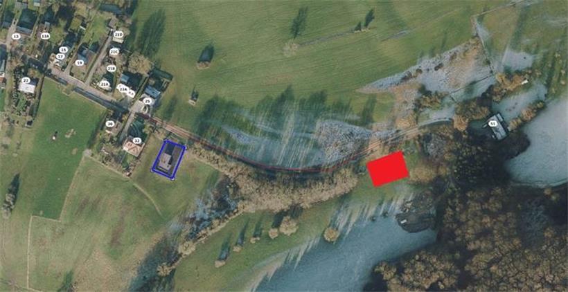 In Beringen soll der neue Wasserspeicher seinen Platz finden (rote Fläche). Er wird direkt auch an die Sebes-Anlage angeschlossen (blau umrandetes Gebäude). 
