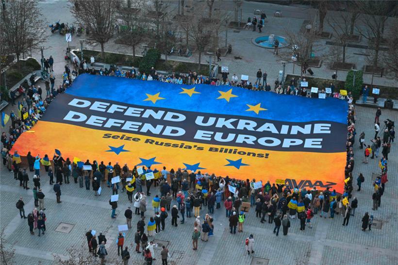 In Brüssel wurde am Mittwoch im Vorfeld des EU-Sondergipfels für eine weitere Unterstützung der Ukraine durch die EU-Staaten demonstriert
