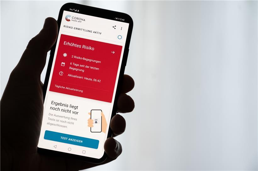 In Deutschland kann man seit Juni die offizielle  „Corona-Warn-App“ herunterladen
