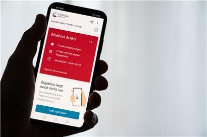 In Deutschland kann man seit Juni die offizielle  „Corona-Warn-App“ herunterladen
